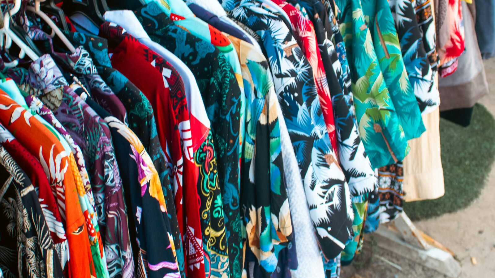 10 Best Hawaiian Shirt Manufacturers